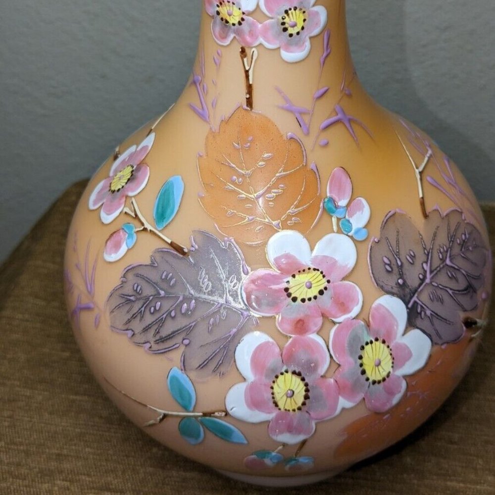 19th-Century Harrach Czech (Bohemia) Opal Vase -  Antique 11"- Hand-Enameled - Picture 3 of 16